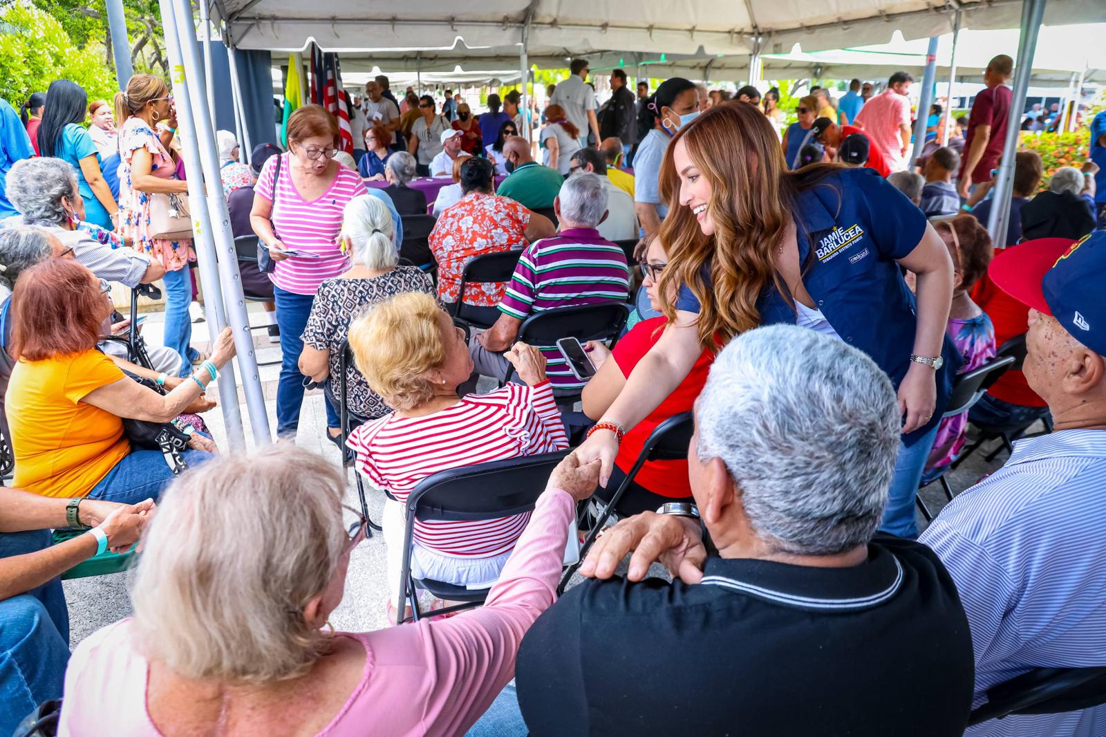 Imagen de Más de 300 adultos mayores reciben ayudas alimentarias durante feria de servicios en Guayanilla